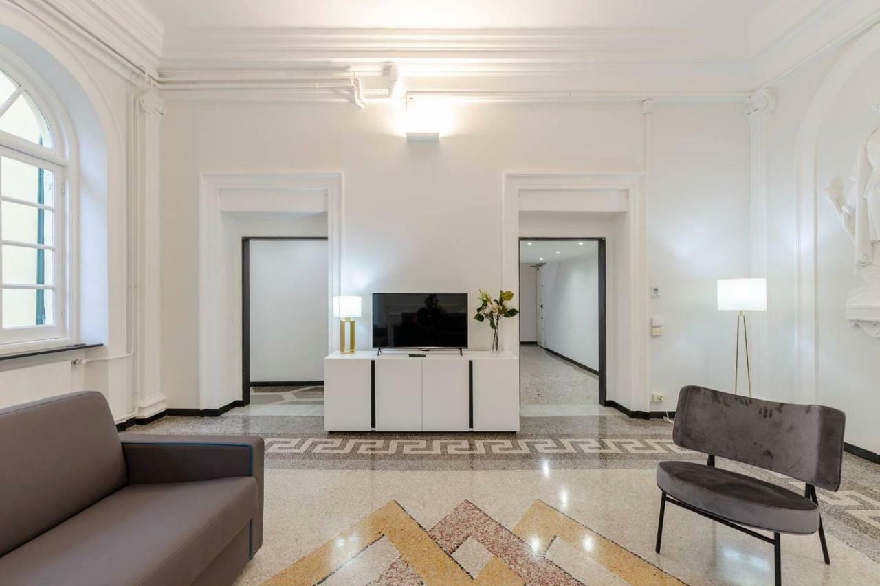 Joivy Elegant Flat For 7, In The Heart Of Genoa Apartman Kültér fotó